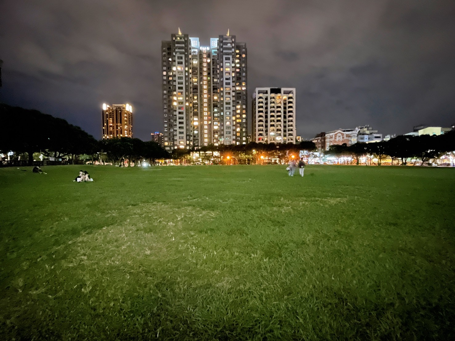 台中綠園道｜愛與愛情，是完全不同的東西